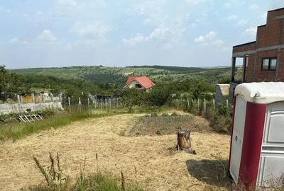 Teren de 665 mp, în Central - 3