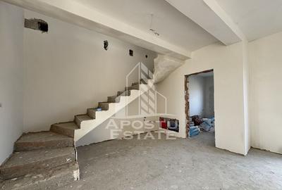 Casă cu 4 camere cu Teren 290 Mp în Moșnița Nouă