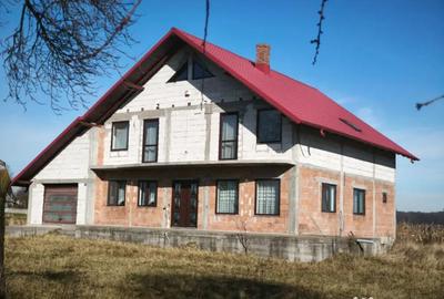 Casă cu 5 camere cu Teren 1792 Mp în Mitocu Dragomirnei - 2