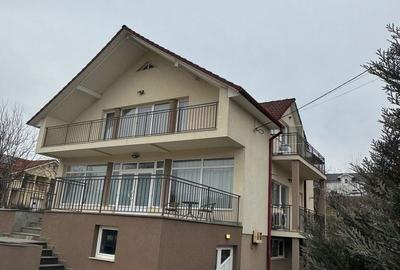 Casă cu 4 camere în Central