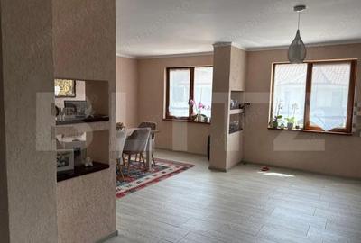 Casa cu 3 dormitoare, 186 mp, teren 696 mp, zona Paulesti - 14