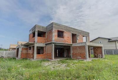 Casă cu 7 camere cu Teren 1000 Mp în Hărman - 2