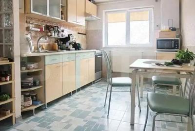 Apartament cu 3 camere semidecomandat în Central - 3