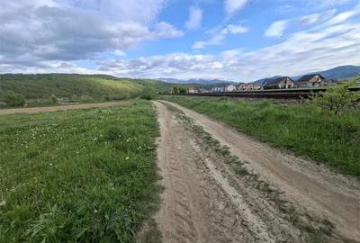 Teren de 923 mp, în Periferie - 1