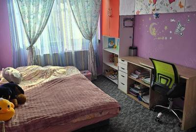 Vand vila P+M , zona Cantemir-Salca, constr 2014, , SC-194 mp, teren 270, gaz - 1