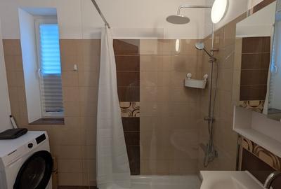 Apartament cu 3 camere semidecomandat în Calea Dumbrăvii - 1