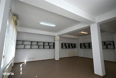 Spațiu comercial, de 82 mp, în Vama - 3