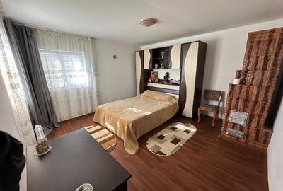 Casă individuală cu 3 camere cu Canalizare în Central - 3