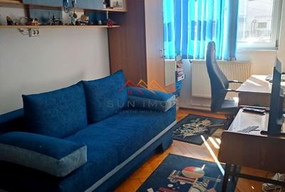 Apartament cu 3 camere semidecomandat în Central