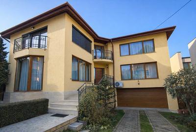 Casă individuală cu 6 camere cu Garaj în Andrei Mureșanu - 1