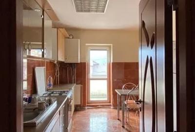 Apartament 3 camere, 95 m, 2 balcoane – Str. Privighetorii
