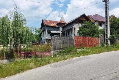 Casă cu 5 camere în Boteni - 3