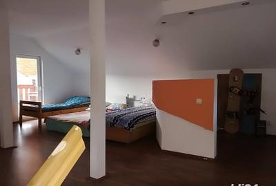 Casă cu 5 camere cu Teren 500 Mp în Central - 4