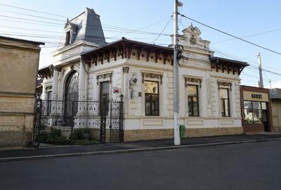 Casă cu 4 camere în Central - 1