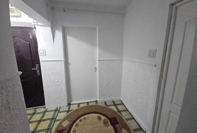 Apartament cu 3 camere semidecomandat în Central - 2