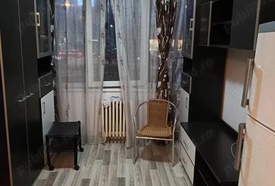 Garsonieră decomandată în Tractorul - 1