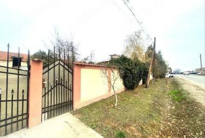 Casă cu 3 camere cu Teren 1566 Mp în Central - 7