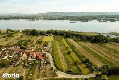 Teren de 900 mp, în Mehadia