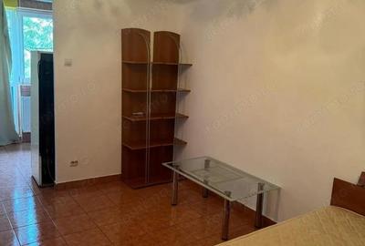 Garsonieră semidecomandată în Basarabia