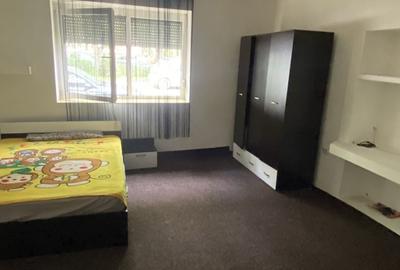 Casă cu 4 camere în Central - 2