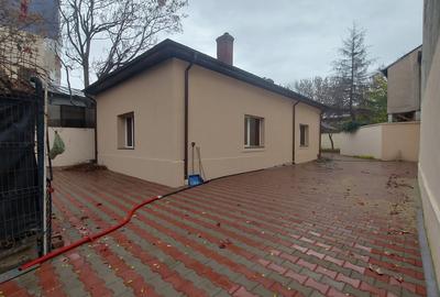 Casă cu Teren 450 Mp în Central - 18
