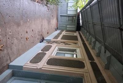 Casă cu 6 camere în Tufești - 1