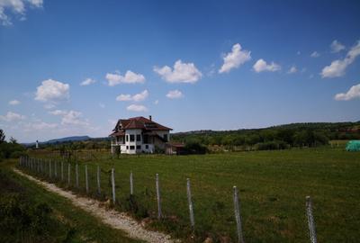 Casa P+1+M, 350 mp, teren 70 ari, Livezile, la 9 km de Bistri?a - 4