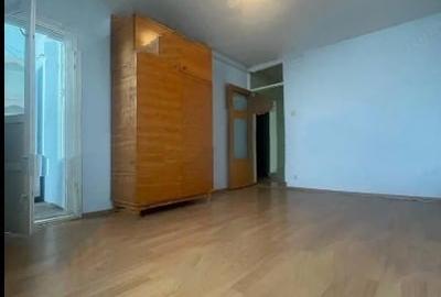 Mihai Bravu,bl.1980,reabilitat,Mixt,DECOMANDAT,Liber - 1