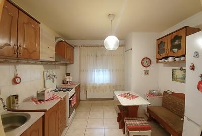 Apartament cu 3 camere decomandat în Complex Studențesc - 2