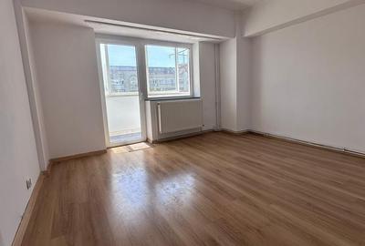 Apartament cu 4 camere decomandat în Decebal - 15