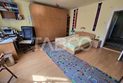 Casă cu 6 camere cu Canalizare în Sub Arini - 7