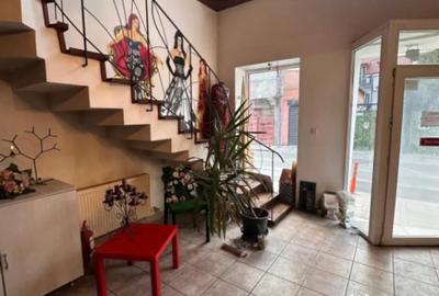 Spațiu comercial, de 200 mp, în Central - 2