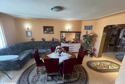 Casă cu 7 camere cu Teren 1300 Mp în Central - 10