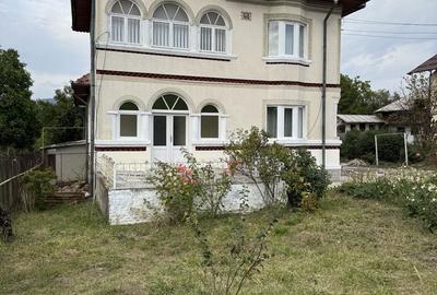 Casă cu 4 camere în Pietroasa - 3