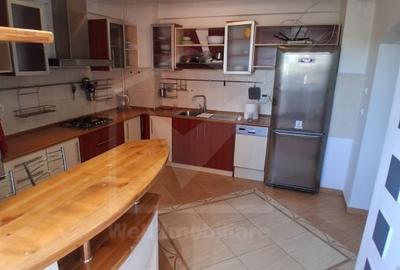 Apartament cu 4 camere semidecomandat, mobilat în Zorilor