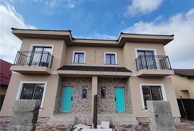 Duplex cu 5 camere cu Canalizare în Moșnița Nouă - 1
