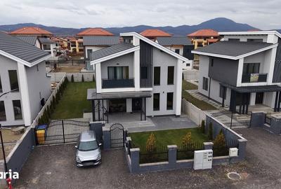 Casă cu 4 camere cu Teren 430 Mp în Cristian - 4