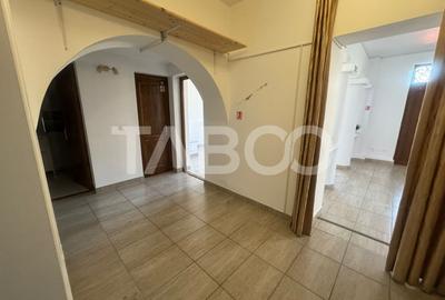 Spatiu comercial de inchiriat 3 camere 80 mpu curte Calea Dumbravii - 4