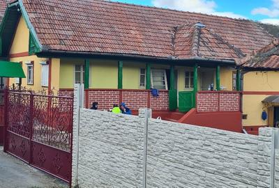 Casă cu 3 camere în Unirea - 1