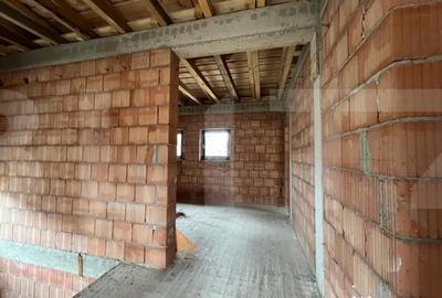 Casă cu 5 camere cu Teren 500 Mp în Făget - 4