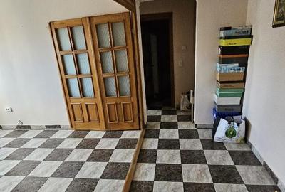 3 camere ,Casa de Cultura , Colegiul de Arte 3 camere ,Casa de Cultura , Colegiul de Arte - 4