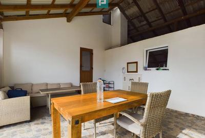 Casă cu 5 camere cu Teren 1901 Mp în Cărpiniș - 1