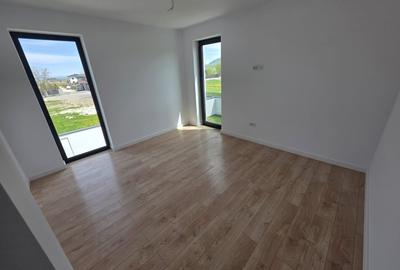 Casă individuală cu 4 camere cu Teren 429 Mp în Cristian - 14