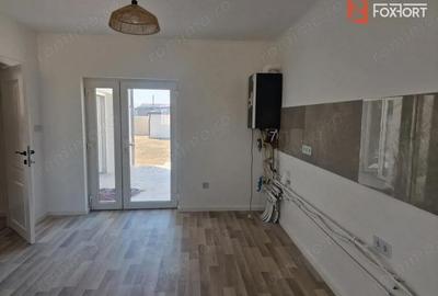 Casă cu 3 camere cu Garaj în Izvin - 14
