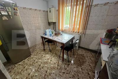 Apartament cu 4 camere decomandat în Central - 2