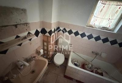 Apartament cu 4 camere decomandat în Cetate - 9