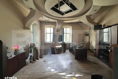 Spațiu comercial, de 240 mp, în Central