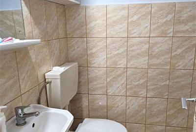 Casă cu 5 camere cu Teren 585 Mp în Rogerius - 10