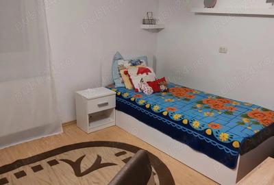 Garsonieră decomandată în Titan