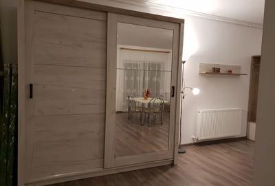 Apartament cu 2 camere decomandat în Europa